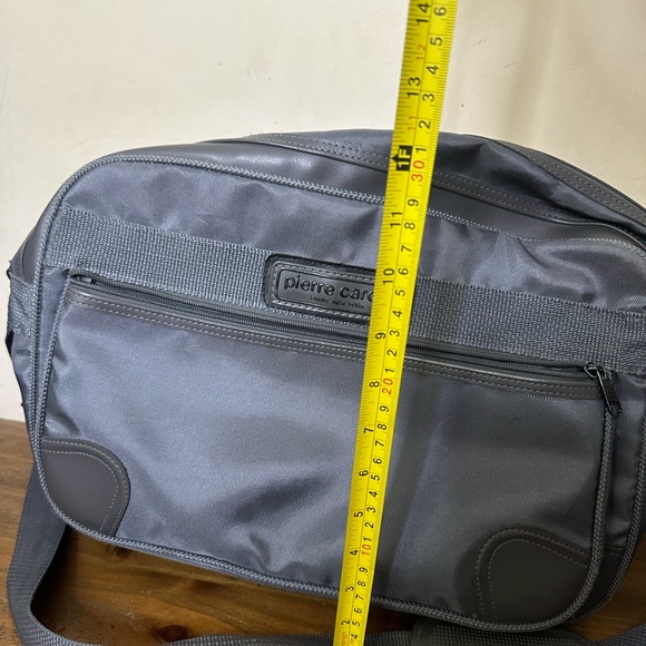 Vtg Pierre Cardin Gray,  Carry On Bag /Luggage with shoulder strap. Unused - Picture 4 of 8